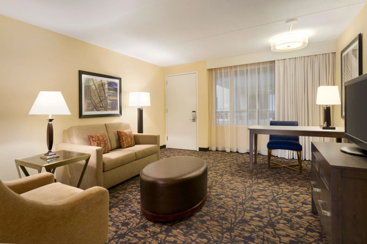 Embassy Suites by Hilton Boston Waltham photo 9