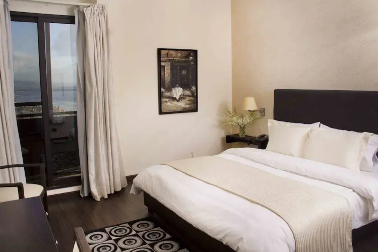 Al Jamila Suites
