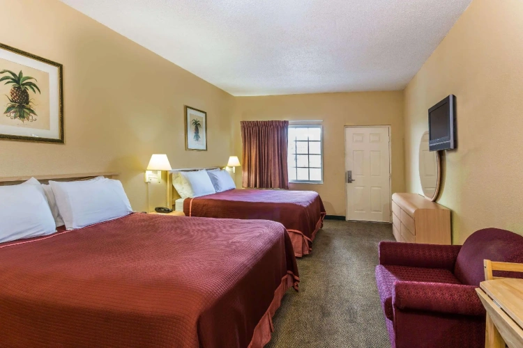 Standard Quadruple room
