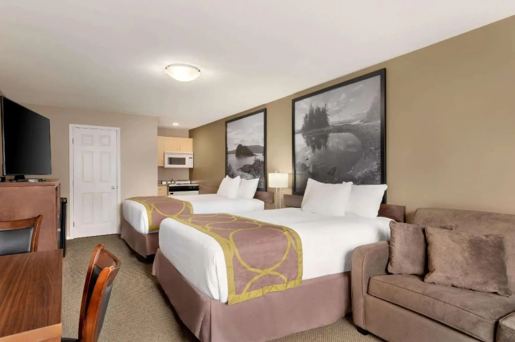 Quadruple Suite