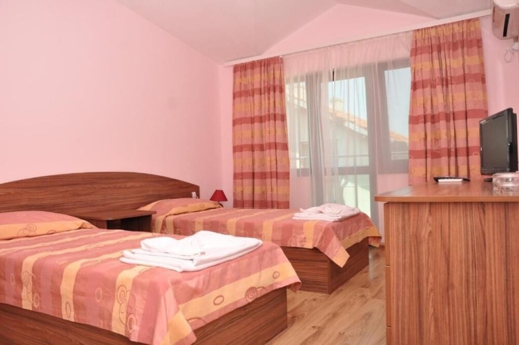 Classic Triple room with balcony