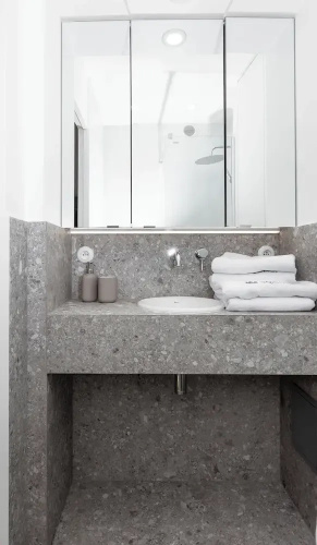 City Center Apartment 81 - ProperUNIT