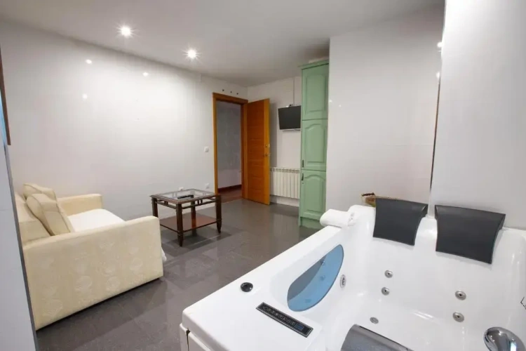 2 Bedrooms Suite