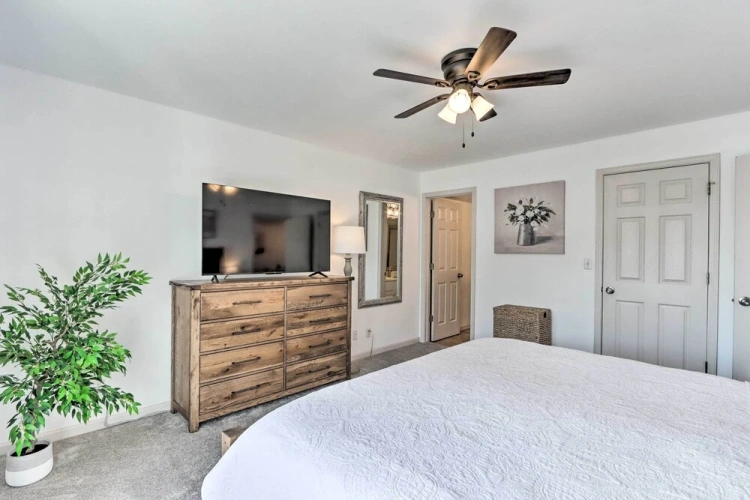 2 Bedrooms Apartment