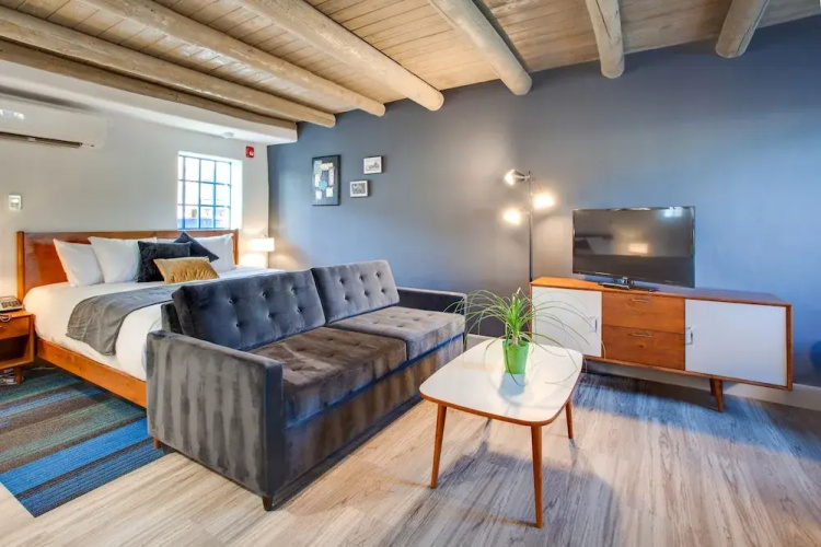 El Vado Motel