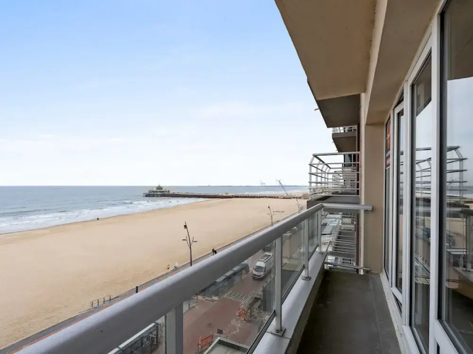 Tranquil Apartment With sea View