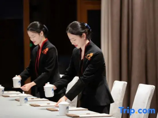 Julong Guniujiang Resort