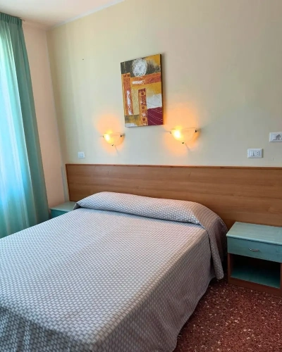 Standard Double room with partial sea view