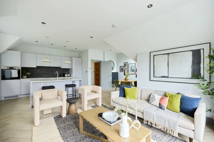 2 Bedrooms Apartment