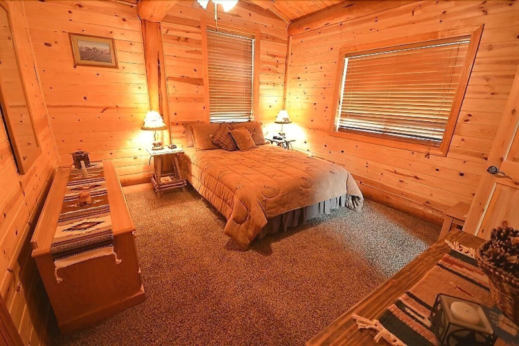 High Lonesome - Three Bedroom Cabin