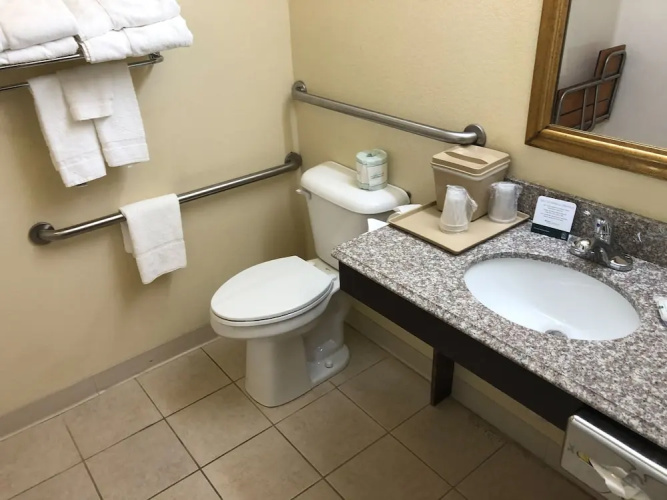Comfort Inn & Suites