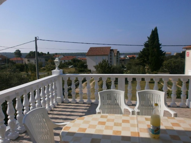 Apartment with sea view