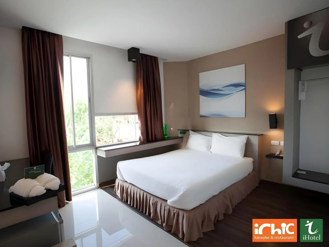 I Hotel