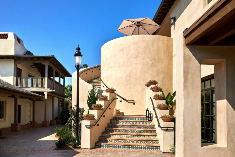 Inn At The Mission San Juan Capistrano, Autograph photo 44