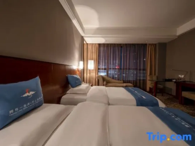 Standard Twin room with river view