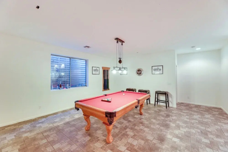 Stunning Pool & Patio: Spacious Chandler Oasis!