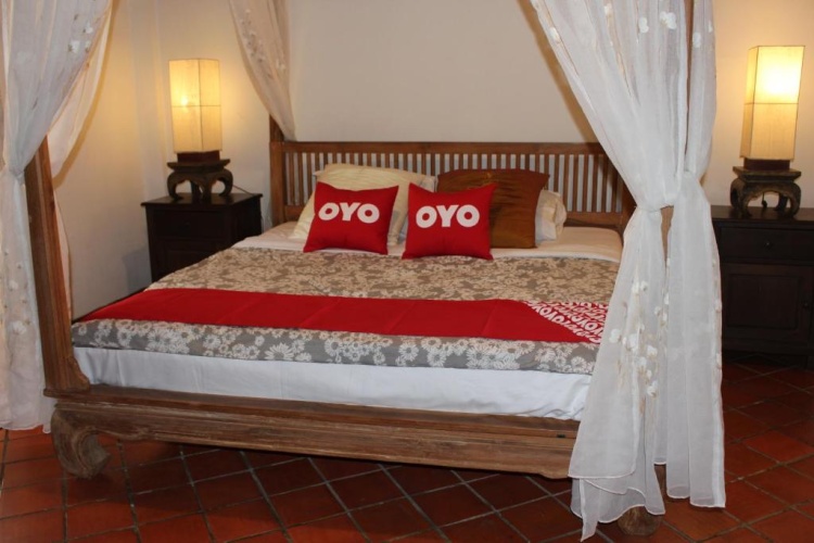 Double room with pool view