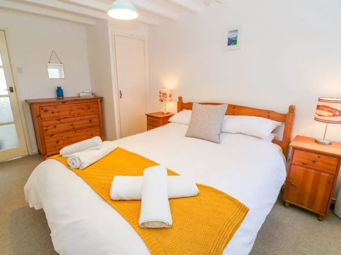 Gunwalloe Cottage