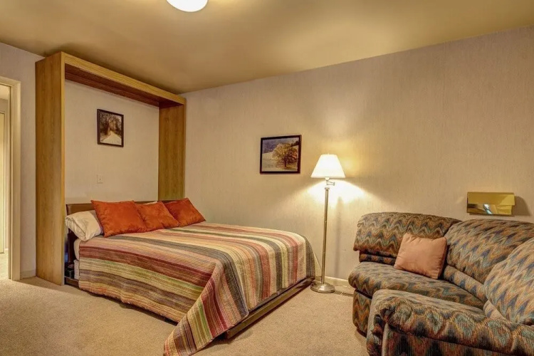 1117 Lowell Avenue 4 Bedroom Condo