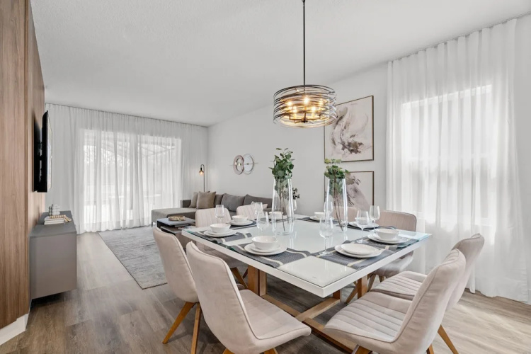 Stylish Home 15 Min to Magic