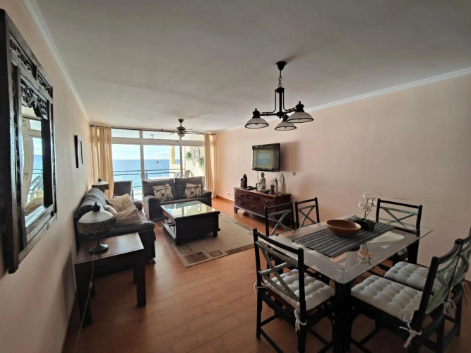 By the Beach & Pool Apartment