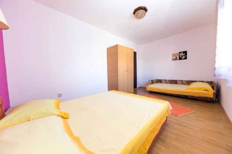 Apartment Eni