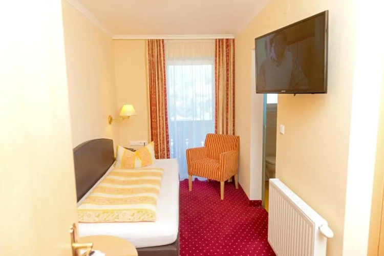 Comfort Single room with balcony and with view