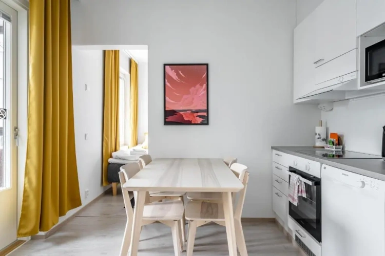 2 Bedrooms Single Apartment
