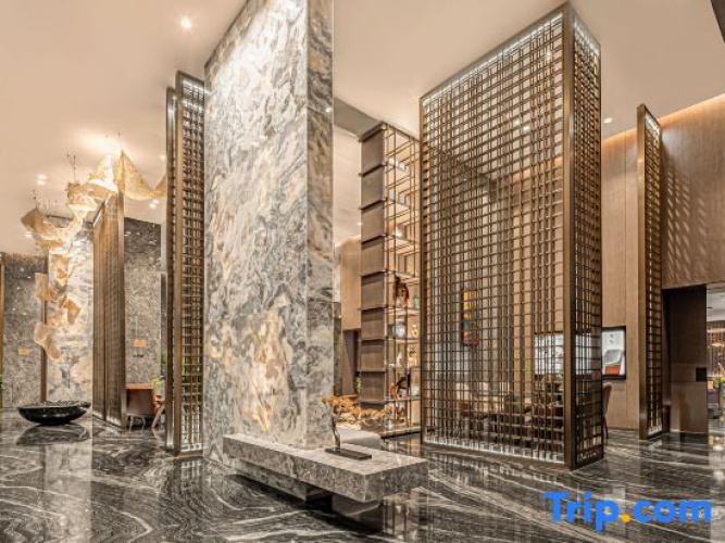 Longhai Silk Road Holiday Hotel
