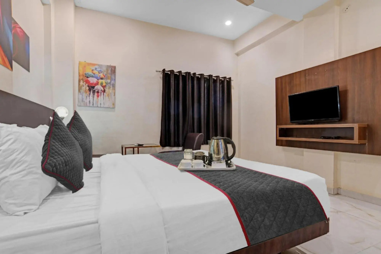 Collection O 45876 Hotel Benchmark Vijay Nagar