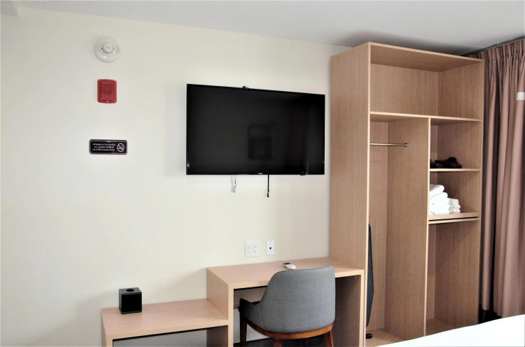 Lic Plaza Hotel