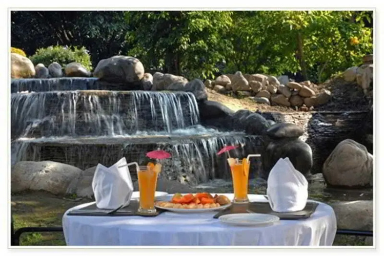 Corbett Hideaway