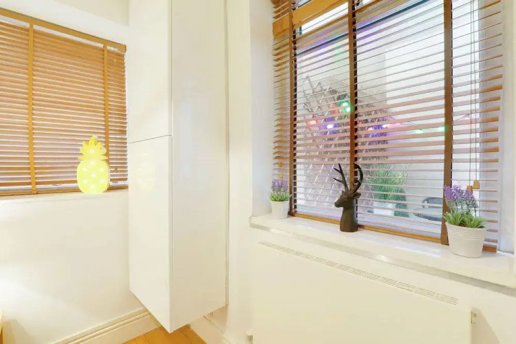 Brighton Getaways-Seaside Patio Apt