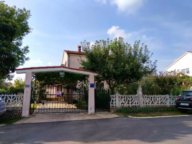 Apartment Gracijana 2