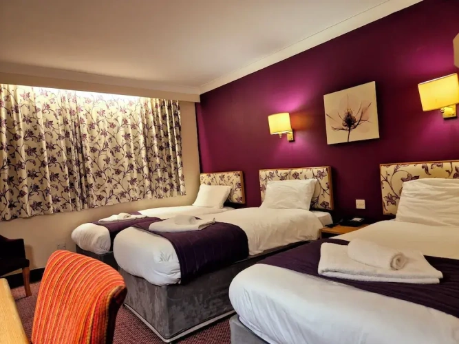 Standard Triple room