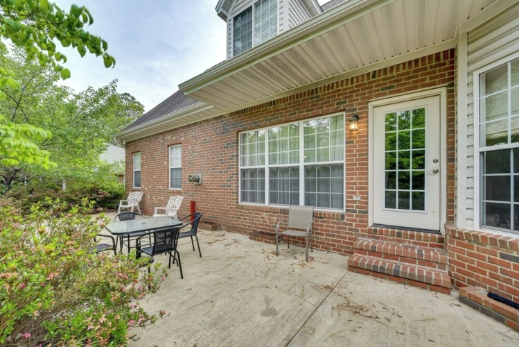 5 Bedrooms Cottage