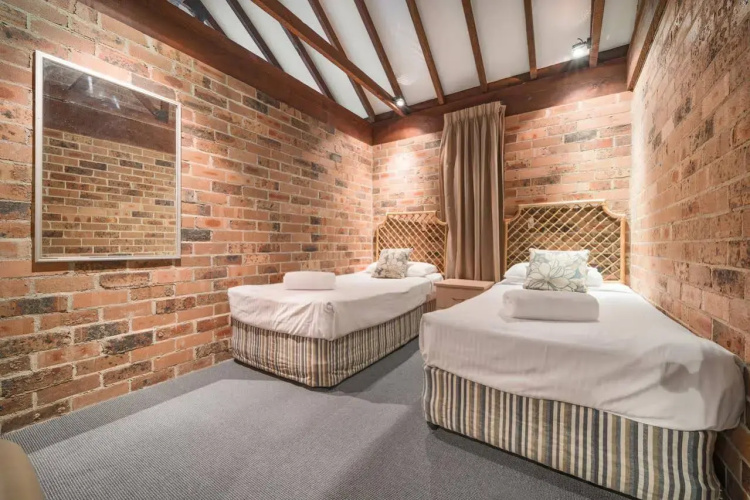 Avoca Beach Hotel