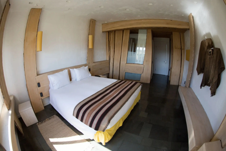 Remota Hotel