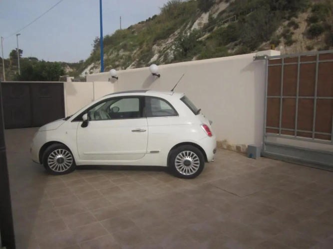 2 Bedrooms Villa