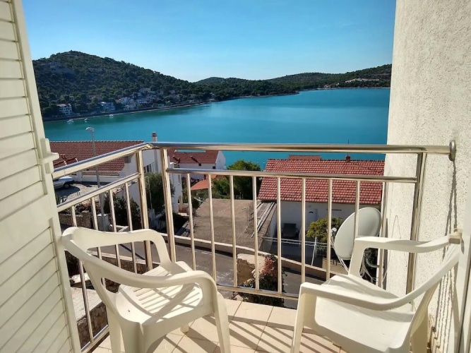 Apartment with balcony