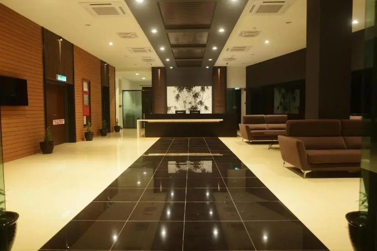 Star-Well Hotel