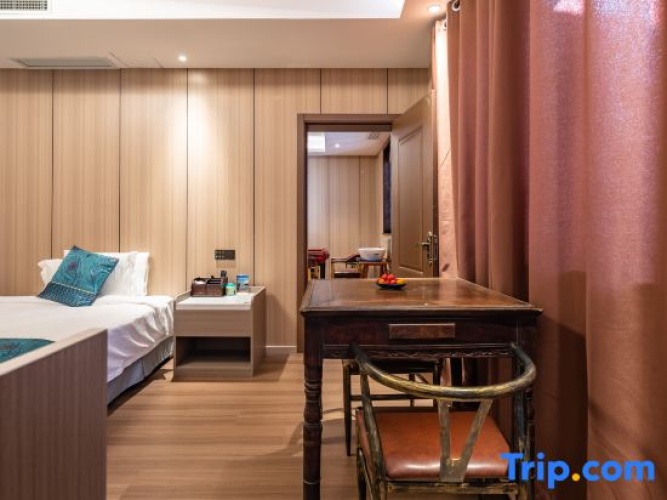 Deluxe Double Suite