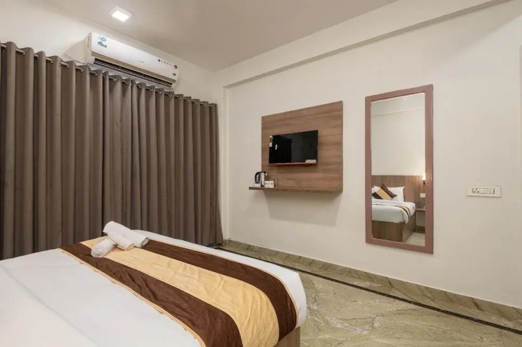 The Gleam Hotel