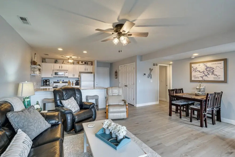 View, Pool & Lake Access: Osage Beach Condo!