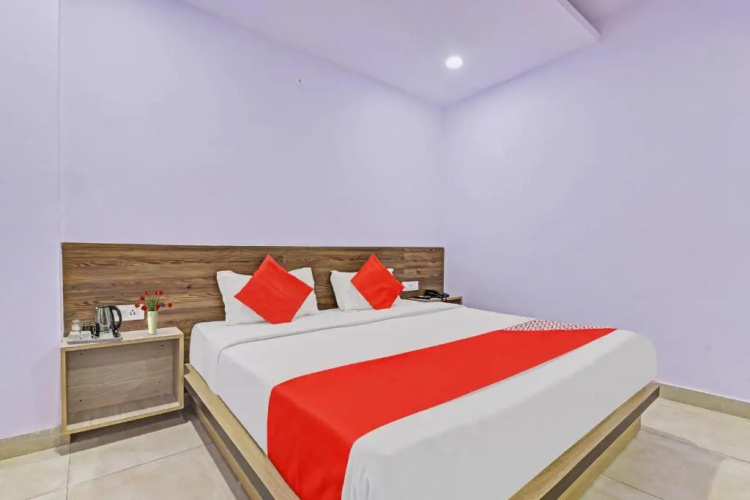 Super OYO Flagship Hotel Mickey Mouse