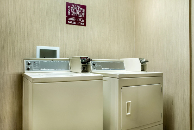 EverSpring Inn & Suites
