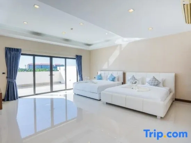 4 Bedrooms Villa