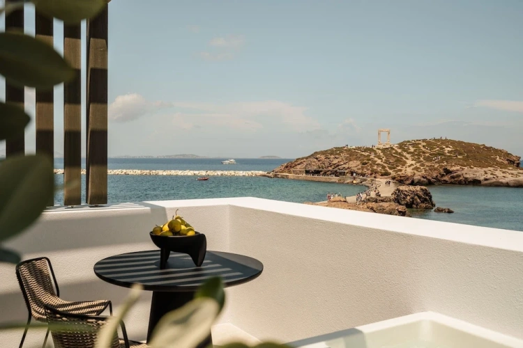 1 Bedroom Suite with balcony and with sea view