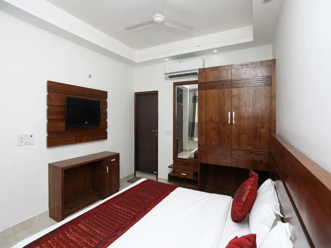 OYO 12918 The Prince Inn