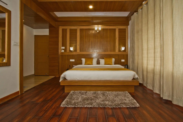 Hotel Monarch Residency